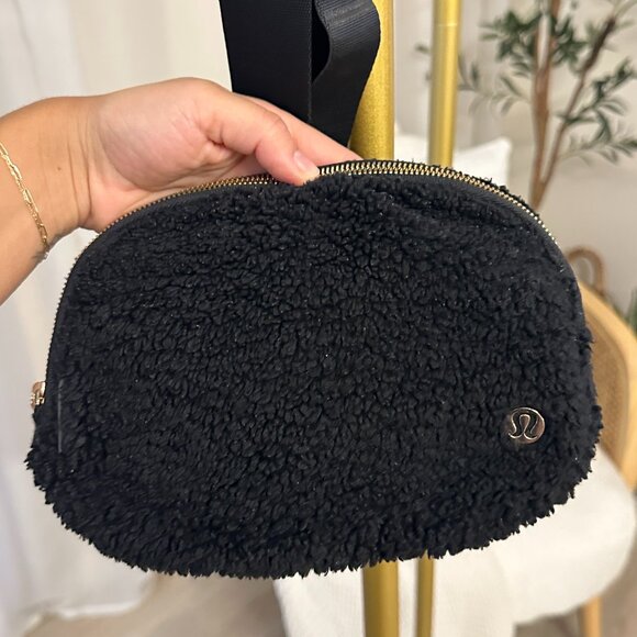 Lululemon - Everywhere Belt Bag 1L Fleece - Picture 1 of 3
